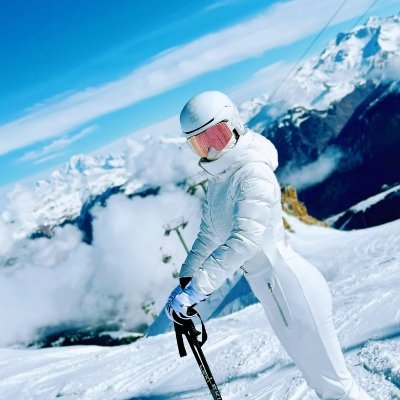 Skiing Enthusiast | Fan of Slopes | Home Decorator | Goal Oriented