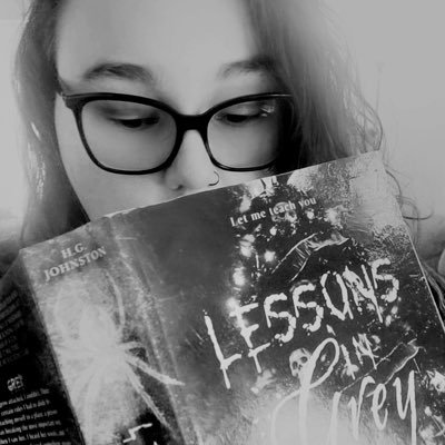 I write villains worth loving, magic that hurts, & obsessive love.♠️Find the Shadows of Sin series & the Archangel Chronicles ⬇️ #darkfantasyauthor #Darkromance
