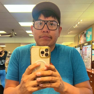 thelamuelpinto's profile picture. Loving life one day at a time 😎 #TeamMystic 💙💙 TikTok: itslamuel 🎥 Survivor Org Player 🔥 Lego Builder