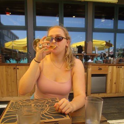 caitfeest's profile picture. she/her | 📚umass boston ‘24