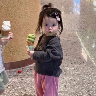 Zainoo_craze's profile picture. Hv dead humour that’s why made the account to yapp without being judged😭