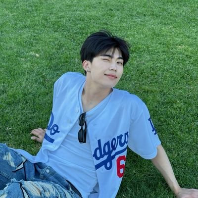 Fuelled by ZB1 beats&Gunwook smiles enthusiast!
RTing ZB1&Gunwook 24/7♡♡♡