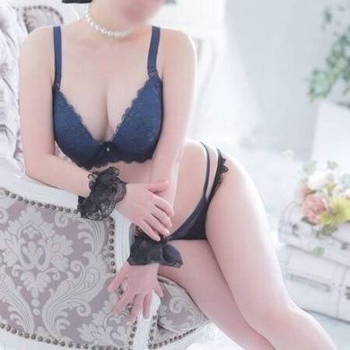 のんです。40代。ゆっくり大人の会話がしたいな。お酒と映画と、夜の時間が好き。甘えたい人、寄りかかりたい人、おいで🍷
DMは気分で返します♥