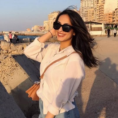 Nadine_Aliii's profile picture. Great hopes make great people 💜