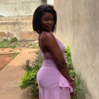 👩🏾🏫🎙️💍||🇱🇷🇹🇬🇨🇮|| ENG- FR teacher|| Podcast Host || sexothérapeute ||Matchmaker|| IG : sweety_cayenne