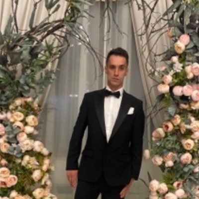 RolandNorbertB's profile picture. 0 → Game Studio 🎮 | Indie Dev | Creator | Consistency addict | 📈 10M views & 1K followers by Oct 1 | NFL nerd 🐬 Weekly polls, deep dives, & Super Bowl pred..