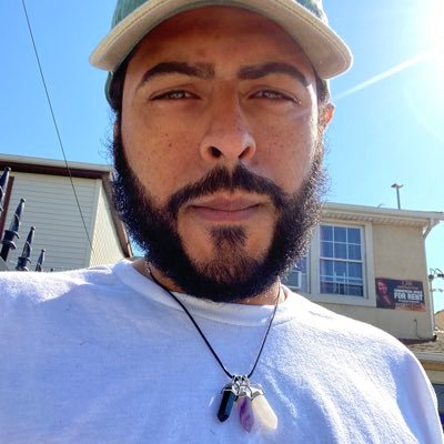 JustinV45874's profile picture. Hoes giving free head this way !👅