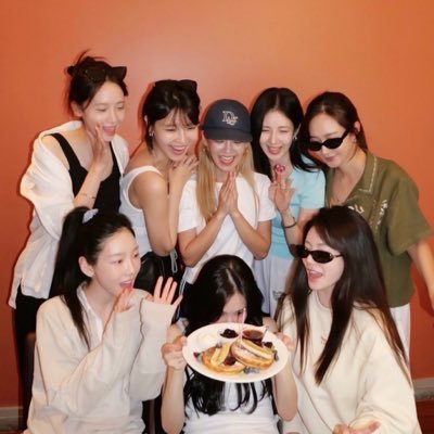 다시 만난 시대 #GG4EVA • GG • FTISLAND • GFRIEND • VIVIZ • TWICE • WJSN • SF9