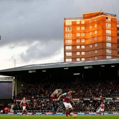 Lifelong @WestHam and @EssexCricket fan. Follow @ColU_Official, @shamrockrovers, @brewers. Love nature and country music