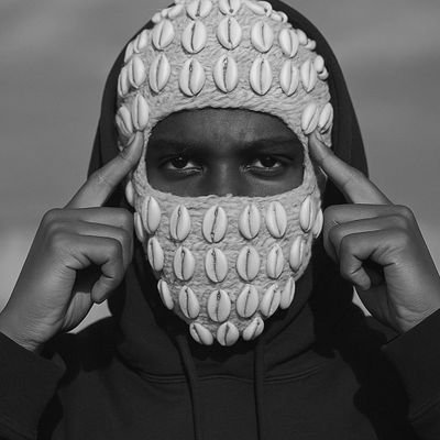 Until the End of Times.. 🖤👣
Animist By Nature 🍀🔥𓋹𓂀
#BlackPower ✊🏿
#AfricainReveilleToi
#ConnaisTonHistoire
#AllumeTonCerveau
#LibèreTonEsprit✨
VodounVi👑