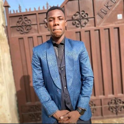 adeemmanuelfemi's profile picture. Ghostwriter | Bibliophile | I’m looking for my life changing opportunity. Manchester United fan through thick and thin ❤️Ronaldo is King 👑 God is the greatest.