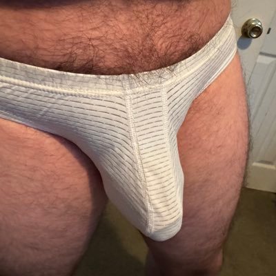 30 something gay man. Just here to show off and get off. DM’s open 🏳️🌈😈