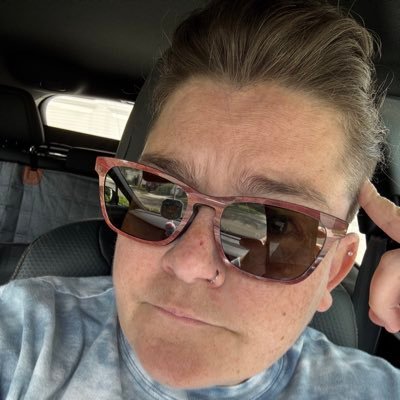 she/her🏳️🌈lover of good coffee, conversation, therapy and kind humans. Curious, adventurous, introspective and intuitive. #earper #reviver #cancersurvivor