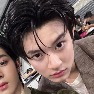 𝐅͟𝐑͟𝐀͟𝐆͟𝐌͟𝐄͟𝐍͟ 𝐑͟𝐄͟𝐀͟𝐋͟𝐈͟𝐓͟𝐀 Tentang kerlip jiwa bergelimang renjana; merangkai kata di udara, menitip rindu lewat suara.