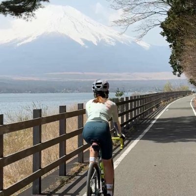 自転車が好きな女性。
鏡の中の私は昨日より強くなった💪
一滴一滴の汗が私をもっと強くする!
諦めない、最後まで行く!🔥🏋🏻♀️