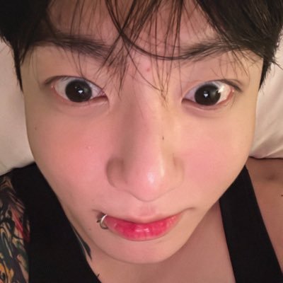 __yuseer's profile picture. “forever young”  @_yuseer