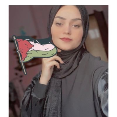 Hadeel 🕊️from Gaza🇵🇸🍉 I study English👩🏻🎓 I am here to be able to save the lives of my family‼️🙏🏻