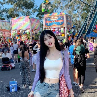 adadgfvf545's profile picture. 旅行が大好きな女性です✈️
日本国内も海外も、美しい風景を眺めたり📸、美味しいご飯を食べたり🍽️、現地の人と交流したりするのが大好きです😊
これまでに15カ国以上を訪れました🌍
写真を撮ったり、旅の思い出をノートにまとめるのも趣味です📝
次の旅の目的地は北欧を予定しています❄️🇸🇪