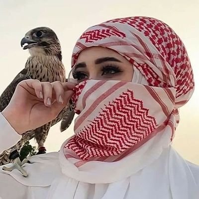 هناك أشخاصٌ مهما أوجعوا قلوبنا لا يمكننا إخراجهم منها، فهم شيء ثابت لا يمكن إزالته.