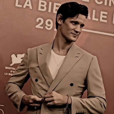 🍸 ◜𝖺𝖼𝗍𝗈𝗋 𝗂𝗇 𝗹𝗼𝘃𝗲 𝗐𝗂𝗍𝗁 𝗁𝗂𝗌 𝗐𝗂𝖿𝖾, 𝗆𝖾𝗅𝗂𝗌𝗌𝖺 ♡
𝐁ℰ𝐀𝐔𝐓𝐈𝐅𝐔𝐋 ﹐ 𝖼𝗁𝖺𝗋𝗆𝗂𝗇𝗀 ︖ 𝘧𝘢𝘮𝘪𝘭𝘺 𝘮𝘢𝘯