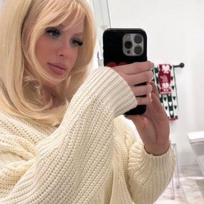 28Wealth_'s profile picture. Be transparent and you will see the all of me 🥰❤️🥰