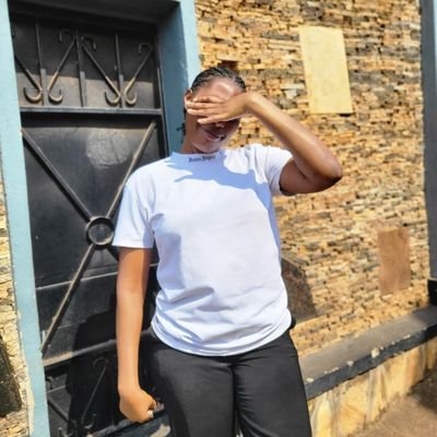 God fearing🙏,humble🎀,arsenal fun🏅,Accountants(CPA)💸,single 🦋and firstborn known as Dad's daughter 🧡