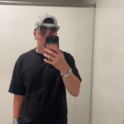 ab25_mufc's profile picture. Quite enjoy watching footy.