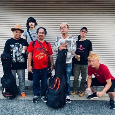 Soso nishinomiya:2nd Bass Yamato-Smith:1st Bass NOB INAZUMA:Guitar Yohei:Drums Tatsumin:Vocal Hinata:3rd Bass