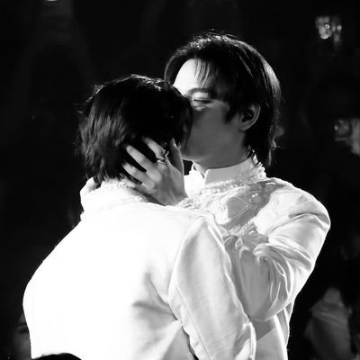 FirstKhaoPorFan's profile picture. apaixonada pelos os meninos ❤️