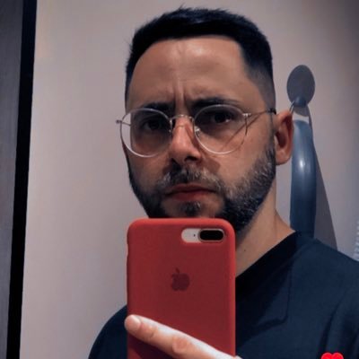 🇧🇼Um Jovem Apaixonado com instintos de Ciúmes, Bobalhao e um temperamento de TPM.
Sinta-se a vontade pra interagir.
🇮🇹
@Gremio Fan Account