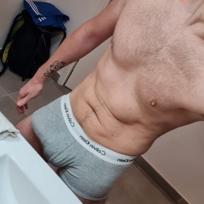 ticbi3's profile picture. 