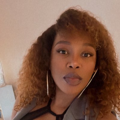 Introvert //Modern Zulu //Bookworm//Communication Specialist//Demisexual//Positive Energy Only. Smangway@gmail.com🫰🏾.instagram.com/ndoni_ndlela