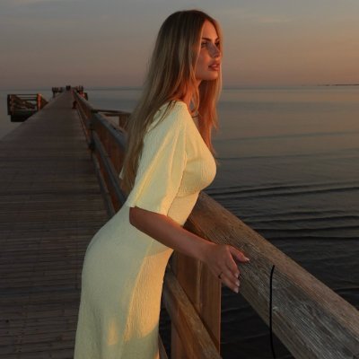 Entrepreneur, beautician, foundation supporter, artificial intelligence enthusiast. Likes skiing, traveling, and the beach. 🚫 Porn