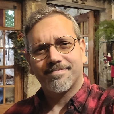 Morphologist/Paleomorphologist and Mammalogist. 🐾 Researcher at the University of Lisbon. Dad, lover of zoological collections, books, coffee and nerd things.