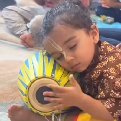 કુદરત ના ખોળે જ જીવવા ઈચ્છતો એક આત્મા..
કૃષ્ણપ્રેમી...🦚
Every living sentient being deserves love, respect and compassion....