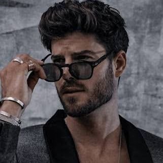 43سنه بشتغل في التدليك أو المساج .الحب الاحساس الثقه والأمان ليس له ثمن اتمني اقابل ناس ثقه وصادقه