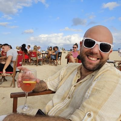 He/Him, LG(B)TIQA+, 30
Jocs de rol, política i activisme.
Escric sobre cuina, política i cultura al Substack, com si fos jo important.