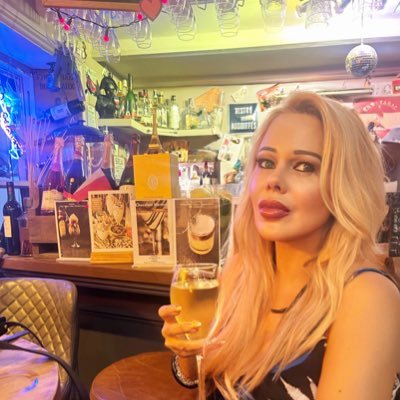 No justice no peace. No DMs. No pasaran. 🇵🇸🌈 Very tricky account. Every time you mention Lafab an angel gets their wings.