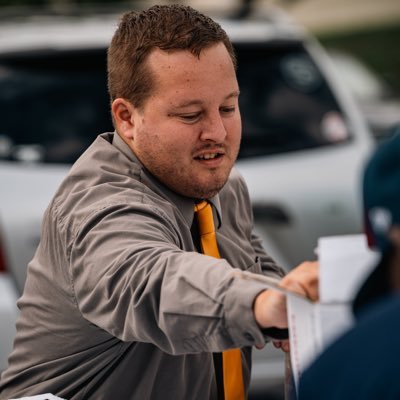 Writer and PR pro by day, ace play-by-play voice by night, and husband/father 24/7. Personal account. Host of the @BestSportsNever Podcast