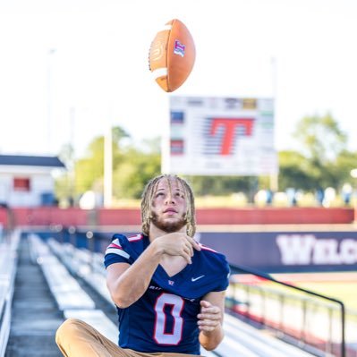 Toombs County High School ‘26 WR. 📧fletchergavin4@gmail.com | 2x 1st Team All Region | 3 Sport Athlete| 🏈🏀🏃🏾