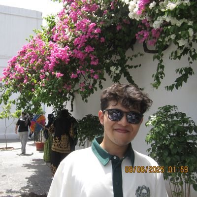 tech is on my mind and i like to work
and I like start ups too. i like to work on startups precisely (trying to build one)