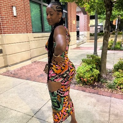 Pretty Sag ♐️ | Kingston’s Mom | ig:: talkswithmillie | sc:: mi.gordon |