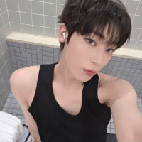 viv (@_v2v2an_) 's Twitter Profile