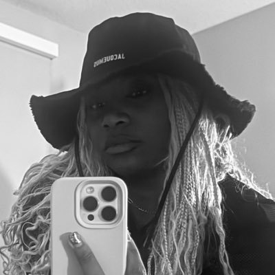 forever unserious. pisces. ny giants + canes fan. lover girl. howard alum. owner of frances marie fragrances. love me or leave me alone.