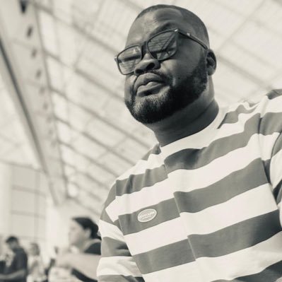 African Storyteller I Je développe des stratégies d'innovation pour construire les Hommes, les projets et les idées | MYSTIQ | DOMAF| UP HIGH LAB| IA CONNECT