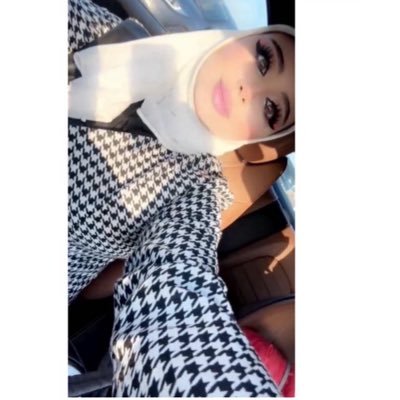 حسبـي الله و نعم الوكيـل، و ما خـاب عبدٌ علـىٰ الله إتكـل ♡ GUST'18 -- English and sign language teacher