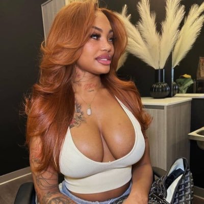 I’m a short girl with questionable morals🍑 I enjoy making +18 movies 🥵Hit me up lets vibe old account got hacked ❤️💦
