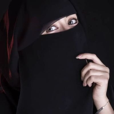 توقف!
تتواجد هنا أنثى مثقفة، ومثقفة بطريقة تُثير إعجابك وإدهاشك بالوقت ذاته♥✨.
