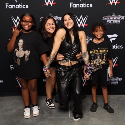 aliciaamo811's profile picture. 