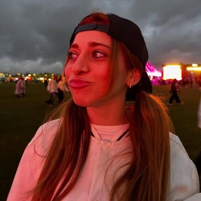 luli te amo sos mi persona fav 💘
síganme en TikTok @av_lulig (mismo user) subo contenido de Luli g y su entorno, pero cada tanto algo poético o triste 😛